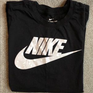 Men’s Nike Short Sleeve Tee Shirt
